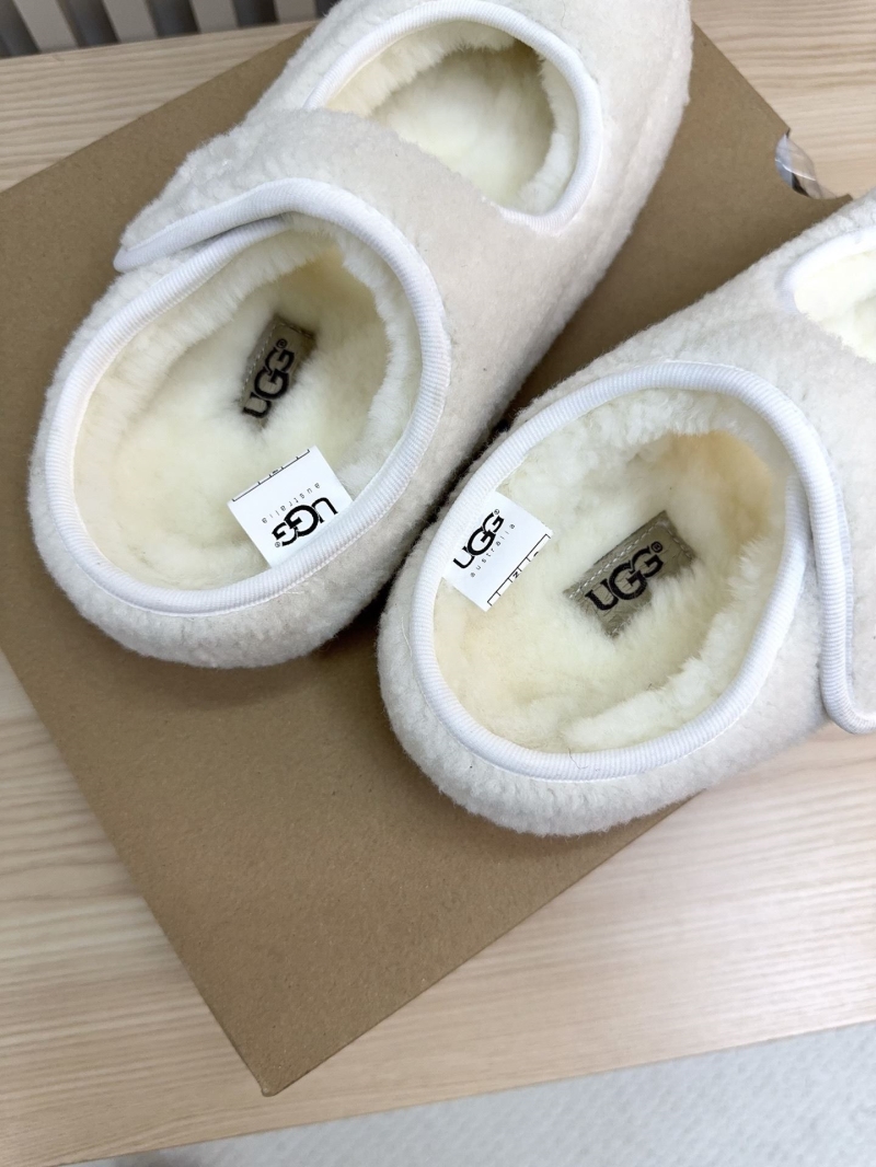Ugg Flat Shoes
